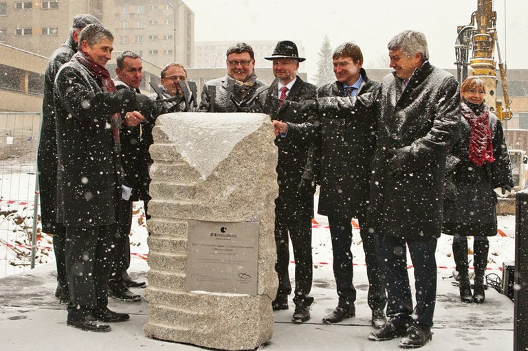 V Ostravě se staví národní superpočítačové centrum 
