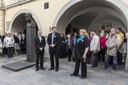 Výstavu zahájili M. Štěpánek (uprostřed) a J. Kábrtová