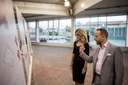 Primátor Tomáš Macura a náměstkyně Kateřina Šebestová na výstavě. 