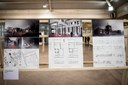 Výstava architektonických návrhů v budově Bauhausu. 