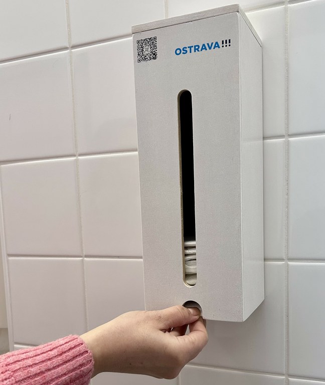 Zájem o menstruační vložky v ostravských školách je značný