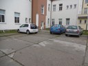 parkoviště u zadního vstupu